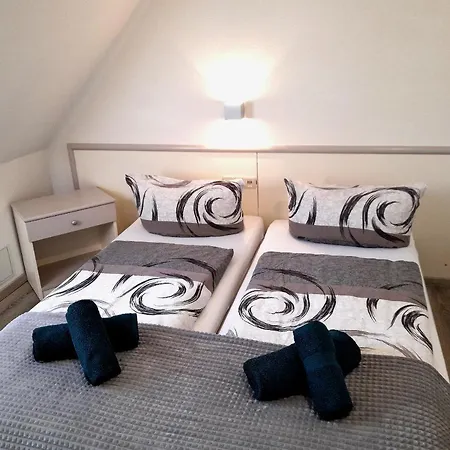 Hotel Zum Postkutscher Отель Котбус